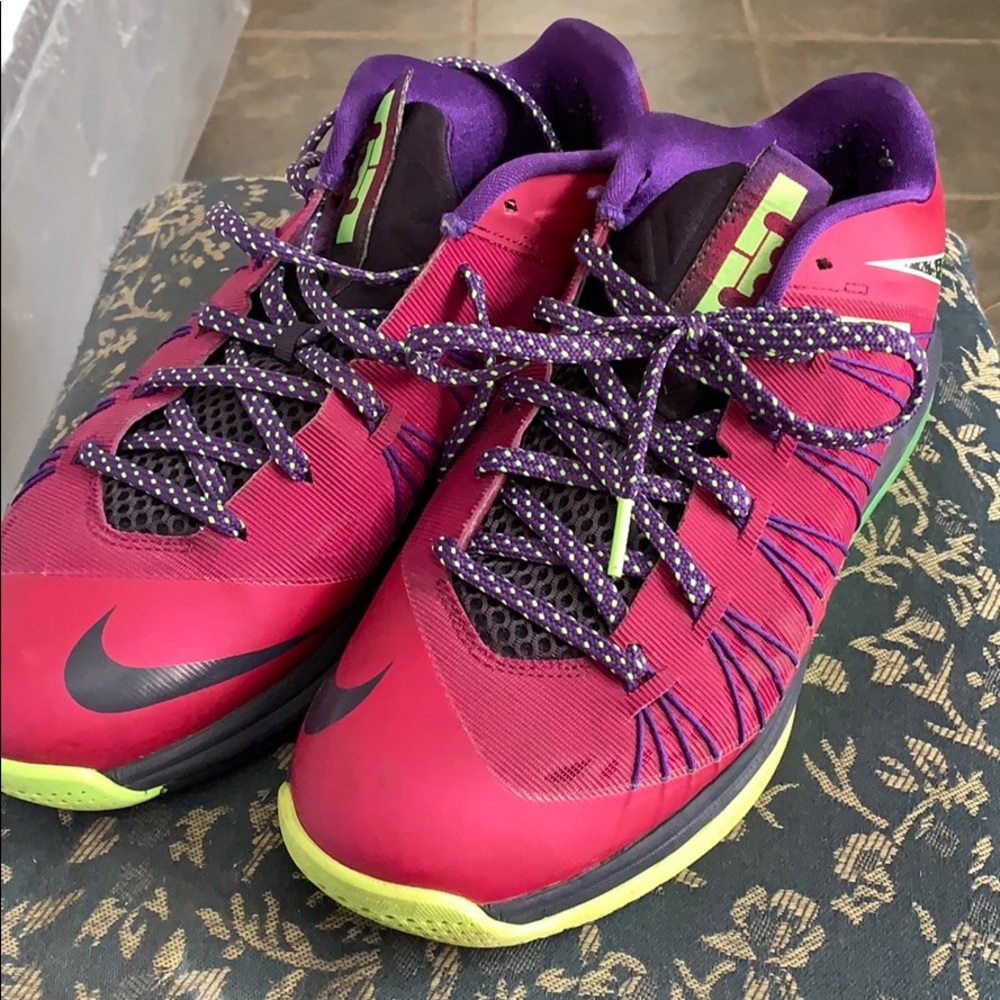 Nike Lebron Raspberries